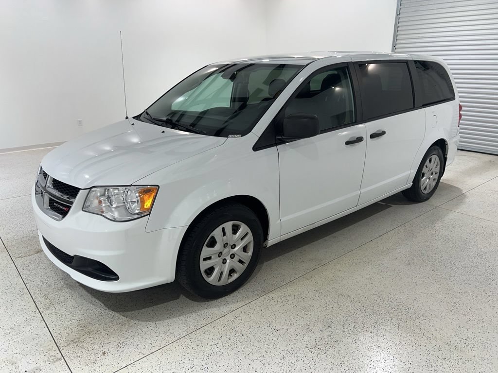 Used 2020 Dodge Grand Caravan SE w/ UConnect Hands-Free Group FWD image 1