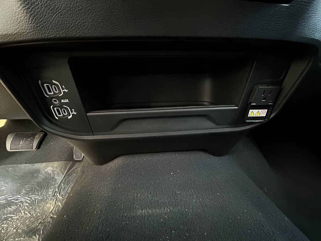 New 2025 RAM 2500 Tradesman w/ Safety Group AWD/4WD image 23
