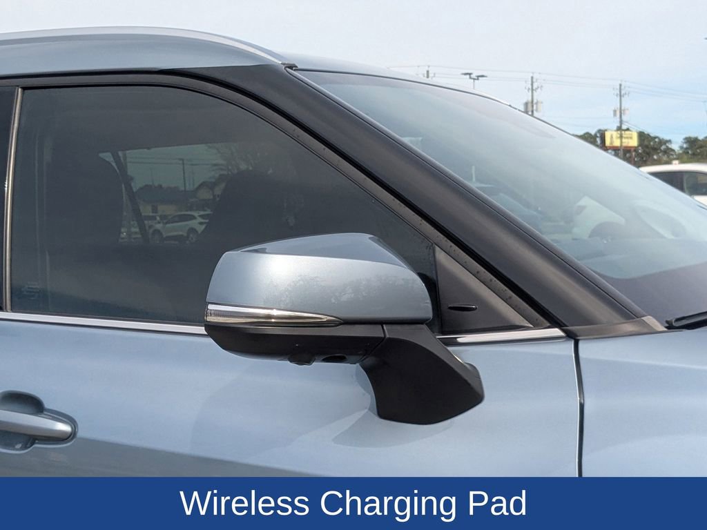 Used 2023 Toyota Highlander Platinum image 11