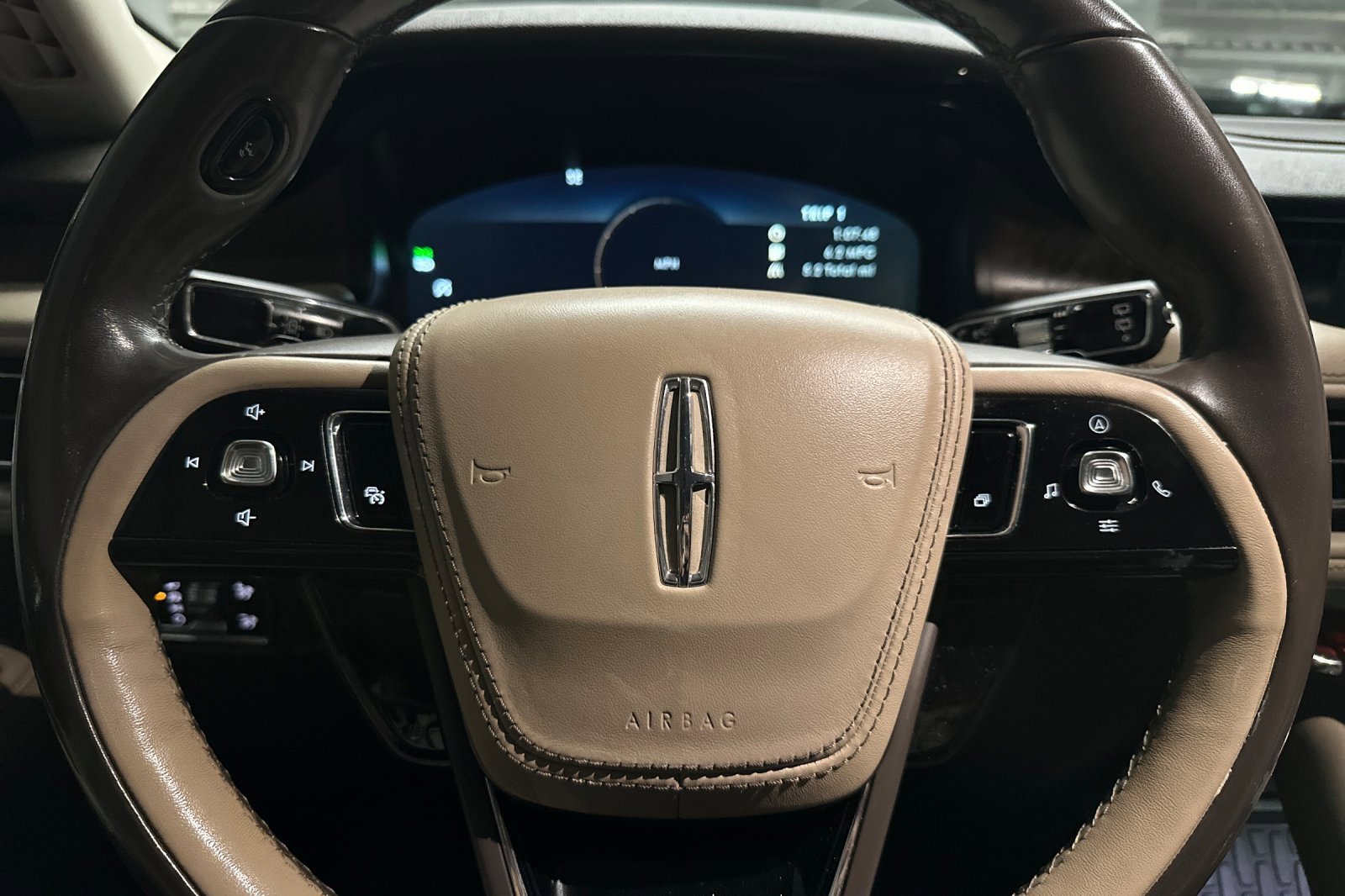 Used 2020 Lincoln Aviator Reserve w/ Equipment Group 202A image 25