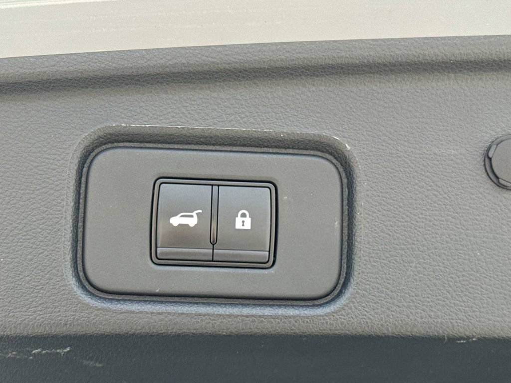 Certified 2024 Nissan Pathfinder Platinum w/ Cargo Package FWD image 13