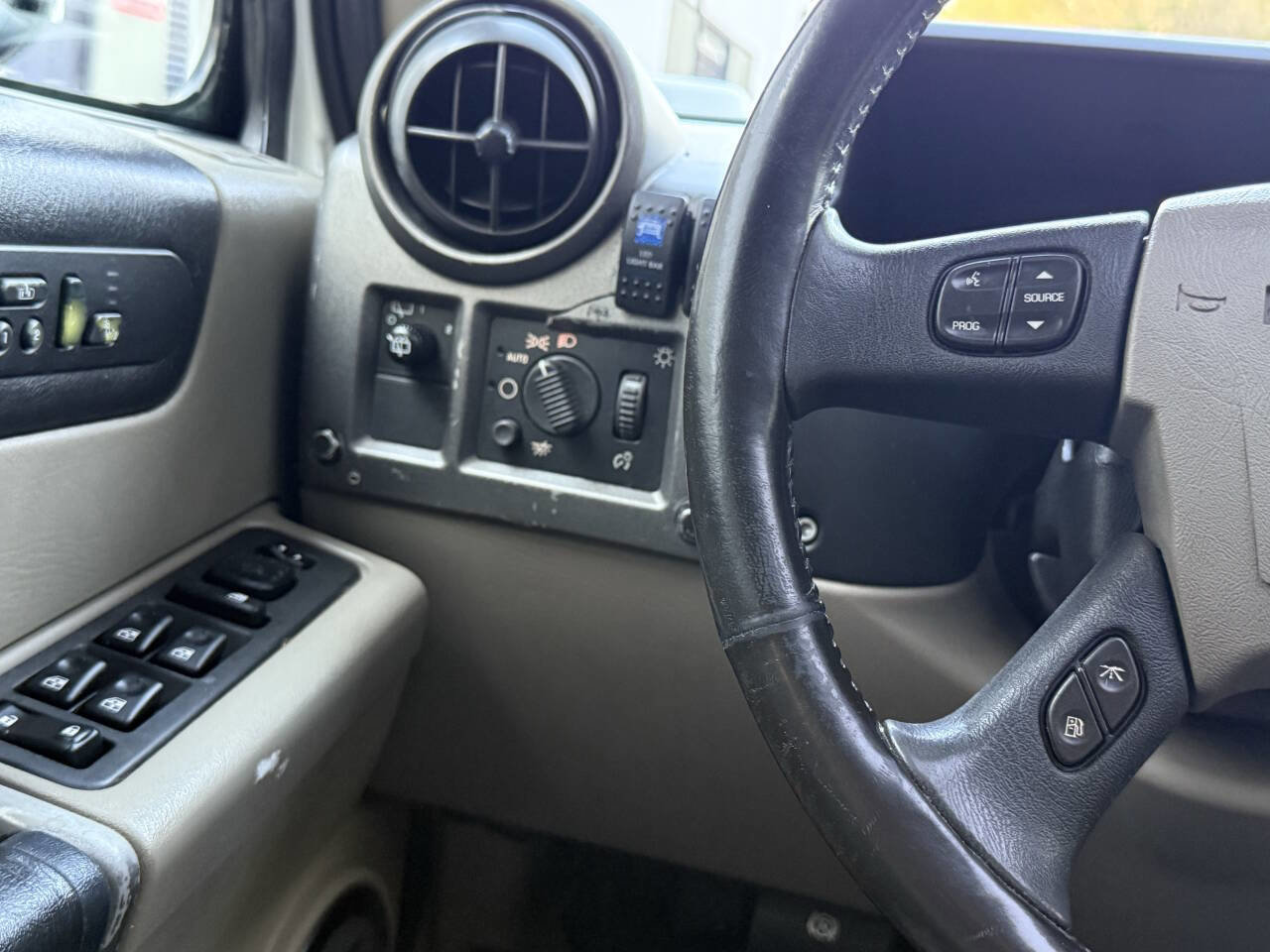 Used 2003 HUMMER H2 w/ Preferred Equipment Group image 23