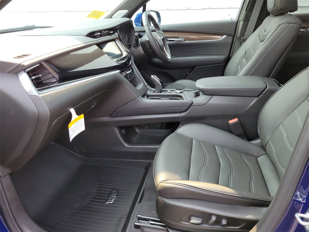 New 2024 Cadillac XT6 Premium Luxury w/ Platinum Package image 11