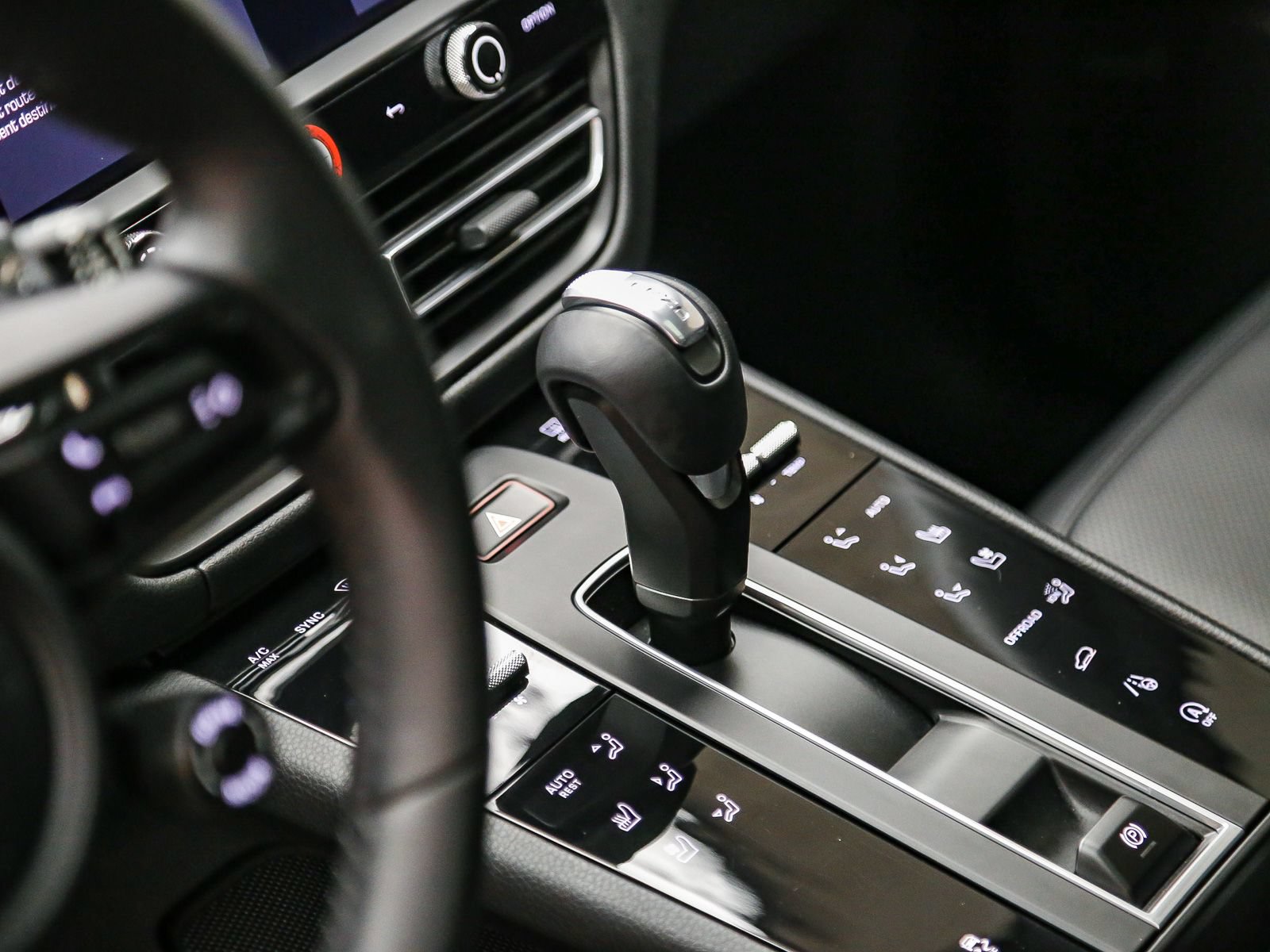 Certified 2026 Porsche Macan AWD/4WD image 57