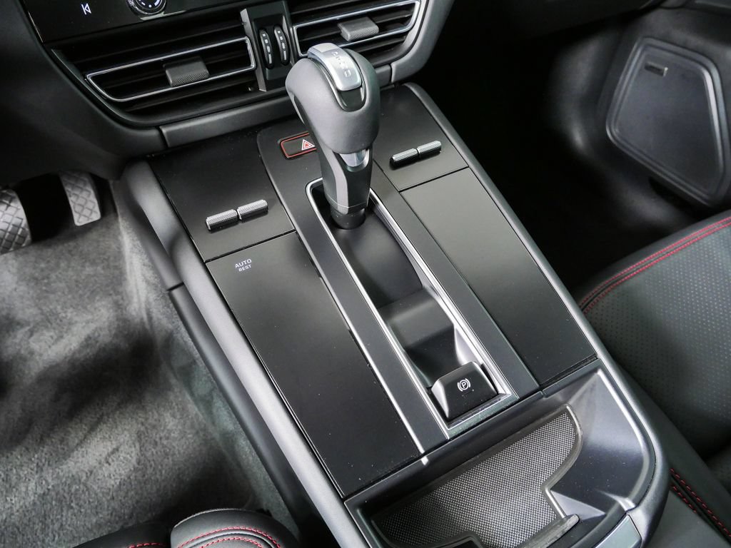 Used 2022 Porsche Macan GTS AWD/4WD image 18