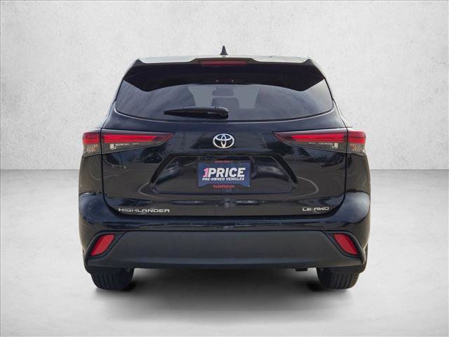 Used 2024 Toyota Highlander LE AWD/4WD image 7
