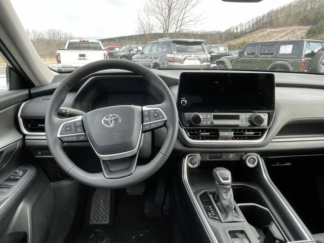 Used 2025 Toyota Grand Highlander AWD image 14