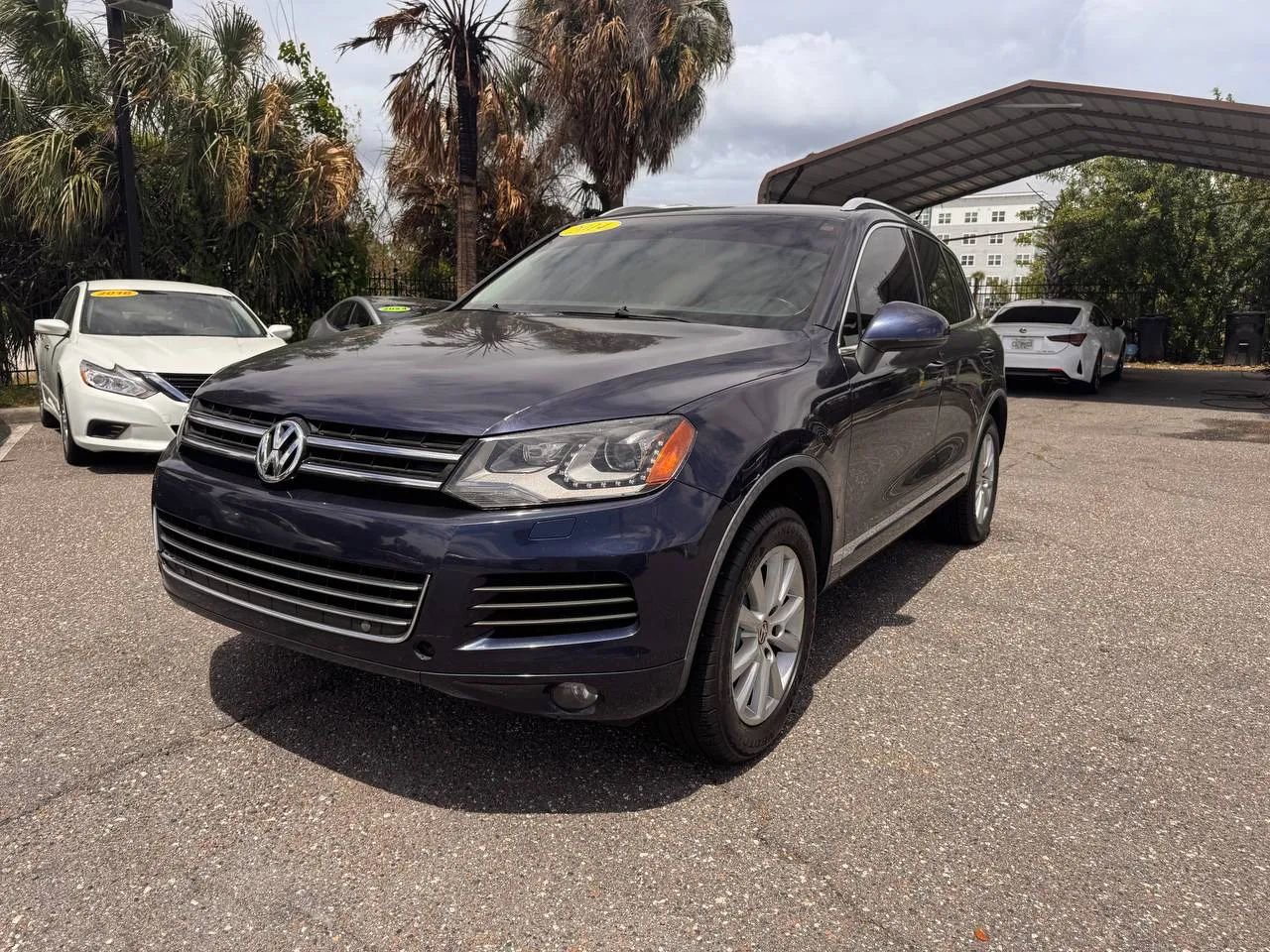 Used 2014 Volkswagen Touareg Sport AWD/4WD image 10