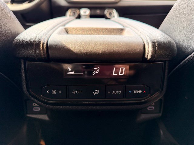 Used 2024 Toyota Grand Highlander AWD image 31