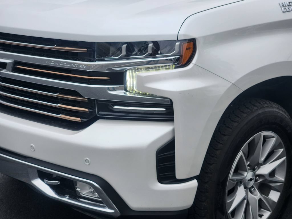 Used 2021 Chevrolet Silverado 1500 High Country w/ Technology Package AWD/4WD image 9