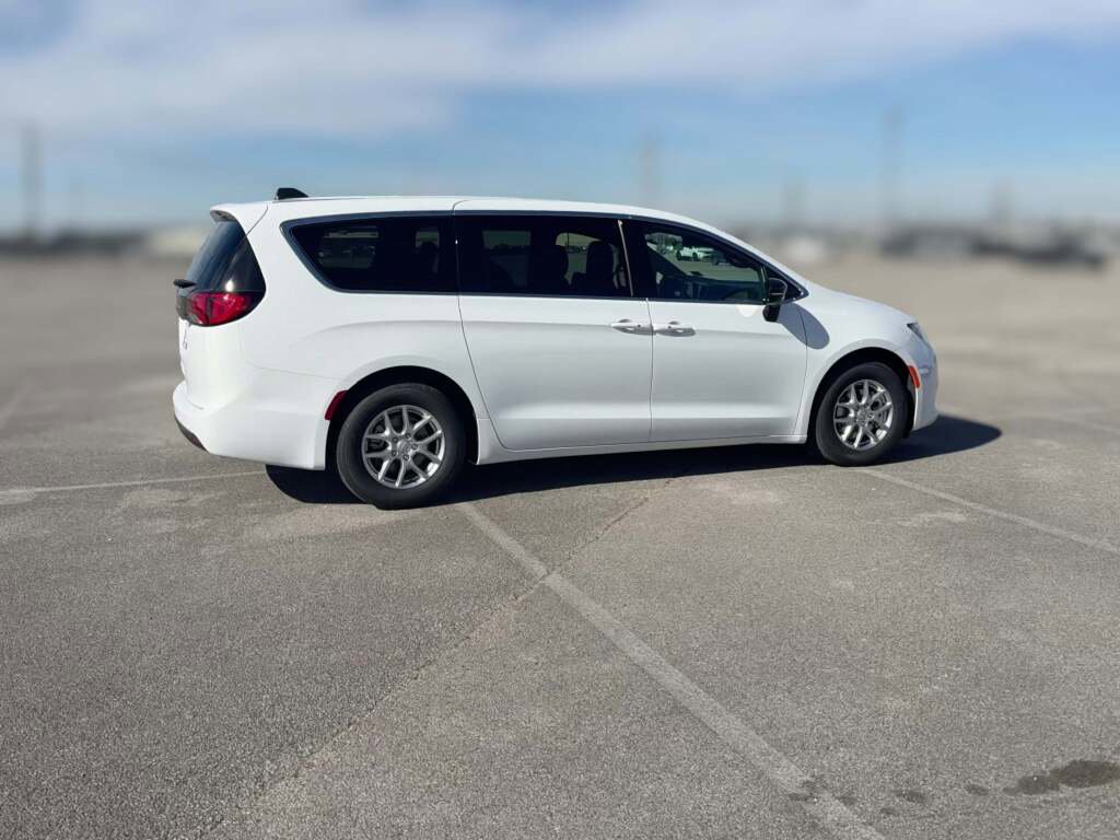 New 2026 Chrysler Voyager LX image 13