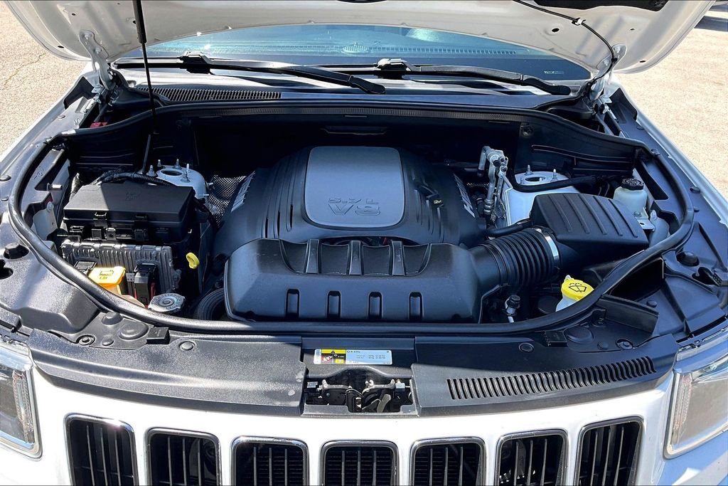 Used 2014 Jeep Grand Cherokee Limited w/ Mopar Chrome Edition Group image 10