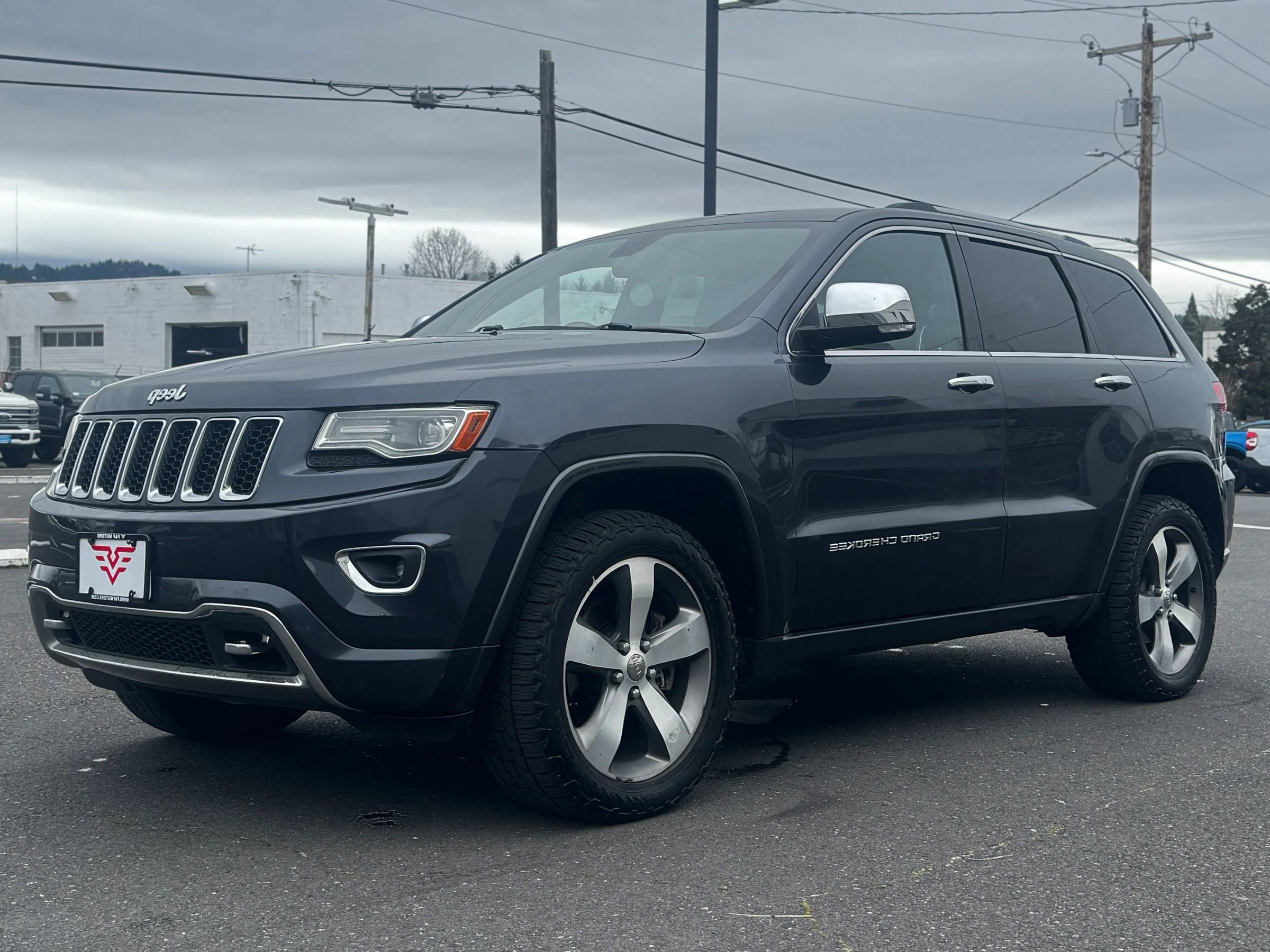 Used 2014 Jeep Grand Cherokee Overland image 2