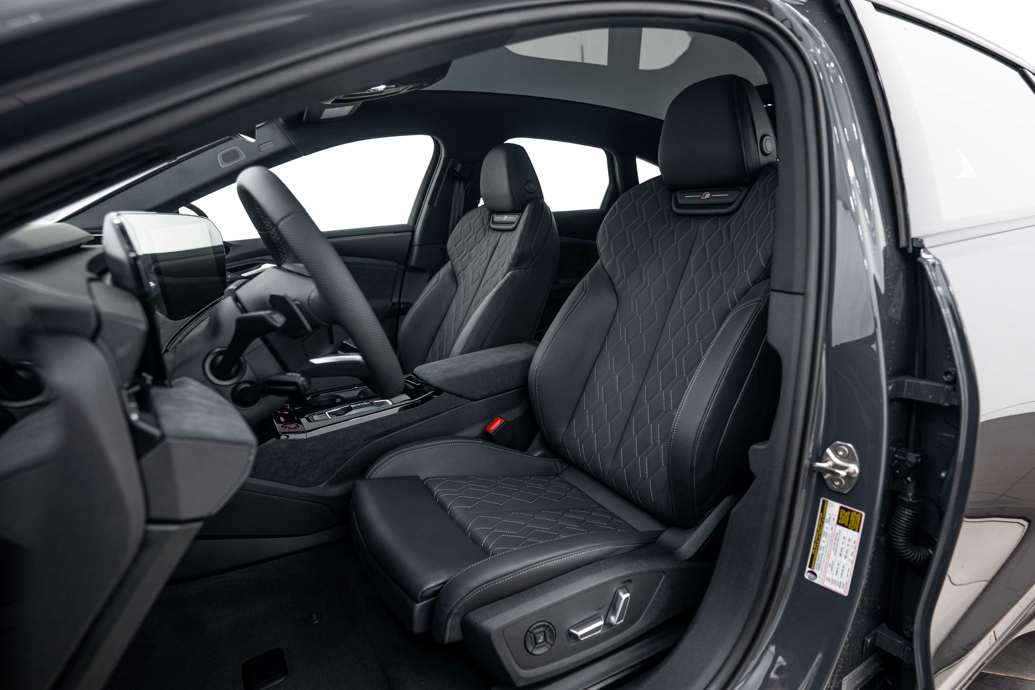 New 2027 Audi S6 e-tron Prestige AWD/4WD image 16