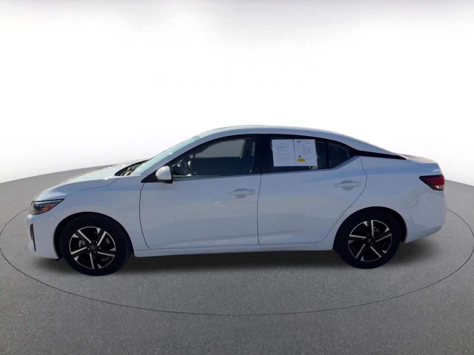 Used 2025 Nissan Sentra SV image 9