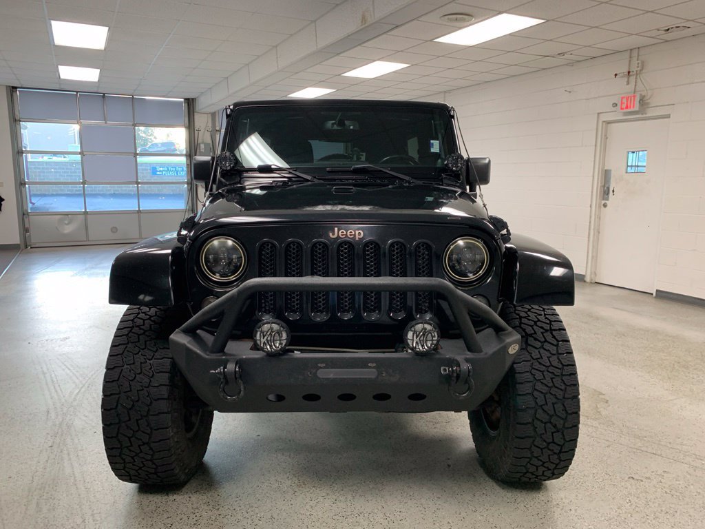 Used 2013 Jeep Wrangler Unlimited Sahara w/ Dual Top Group AWD/4WD image 2