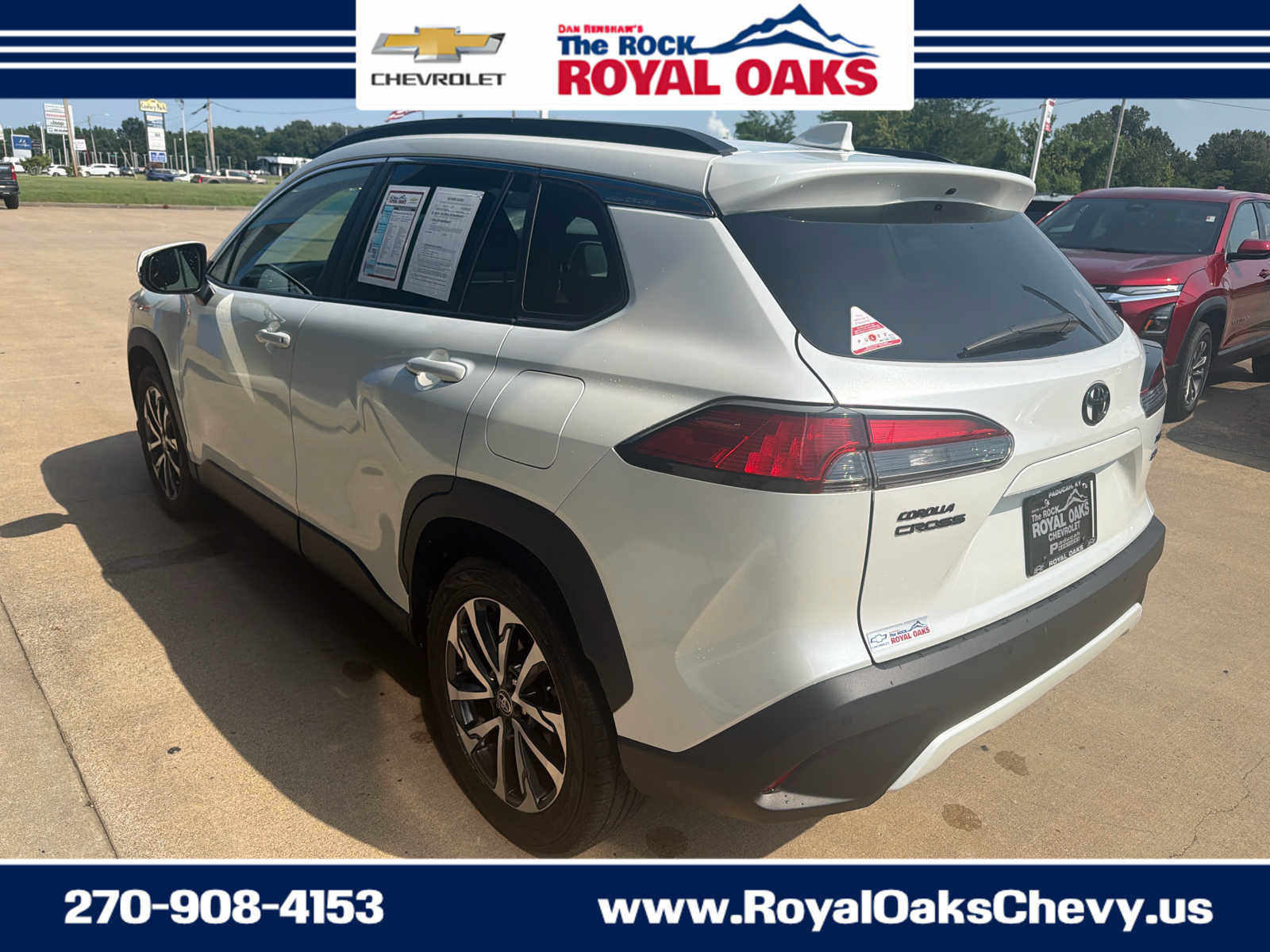 Used 2022 Toyota Corolla Cross XLE w/ Convenience Package AWD/4WD image 3