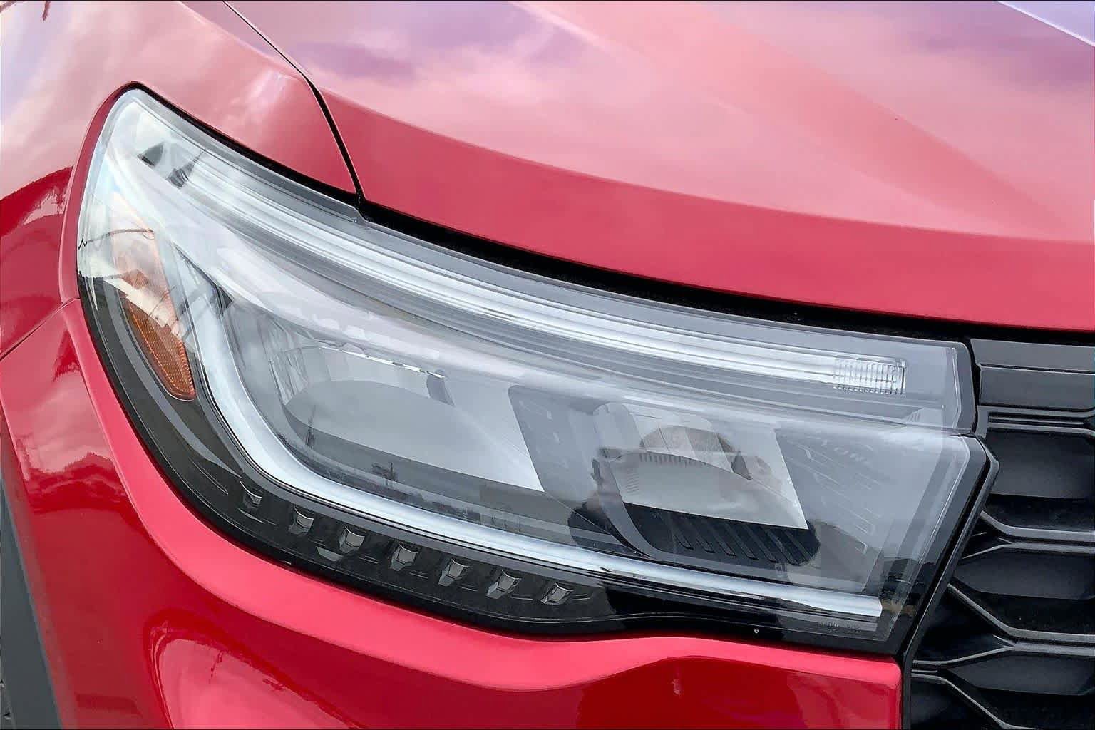 Certified 2025 Ford Explorer ST-Line w/ Premium Package image 27
