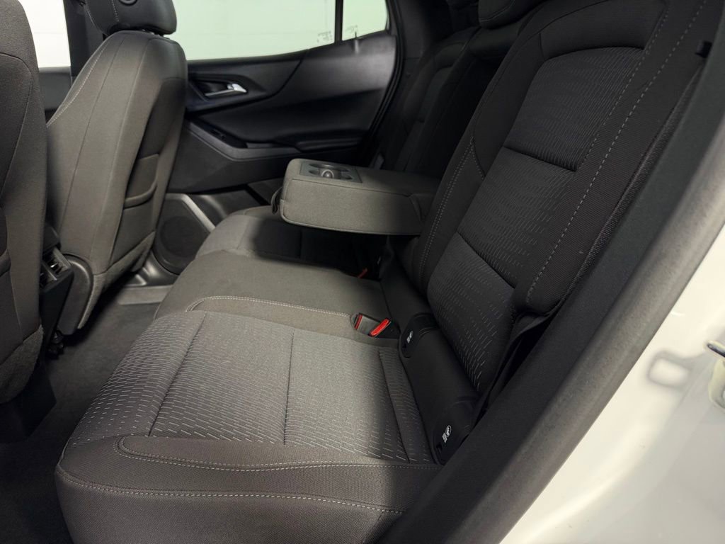 Used 2026 Chevrolet Equinox LT AWD/4WD image 25
