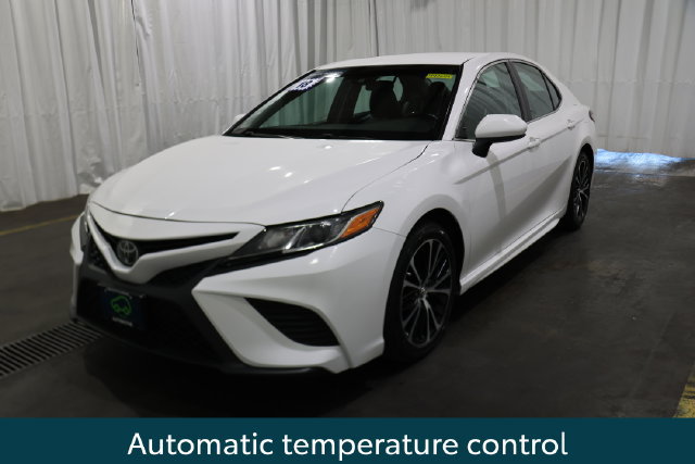 Used 2018 Toyota Camry SE FWD image 6