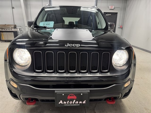 Used 2015 Jeep Renegade Trailhawk AWD/4WD image 2