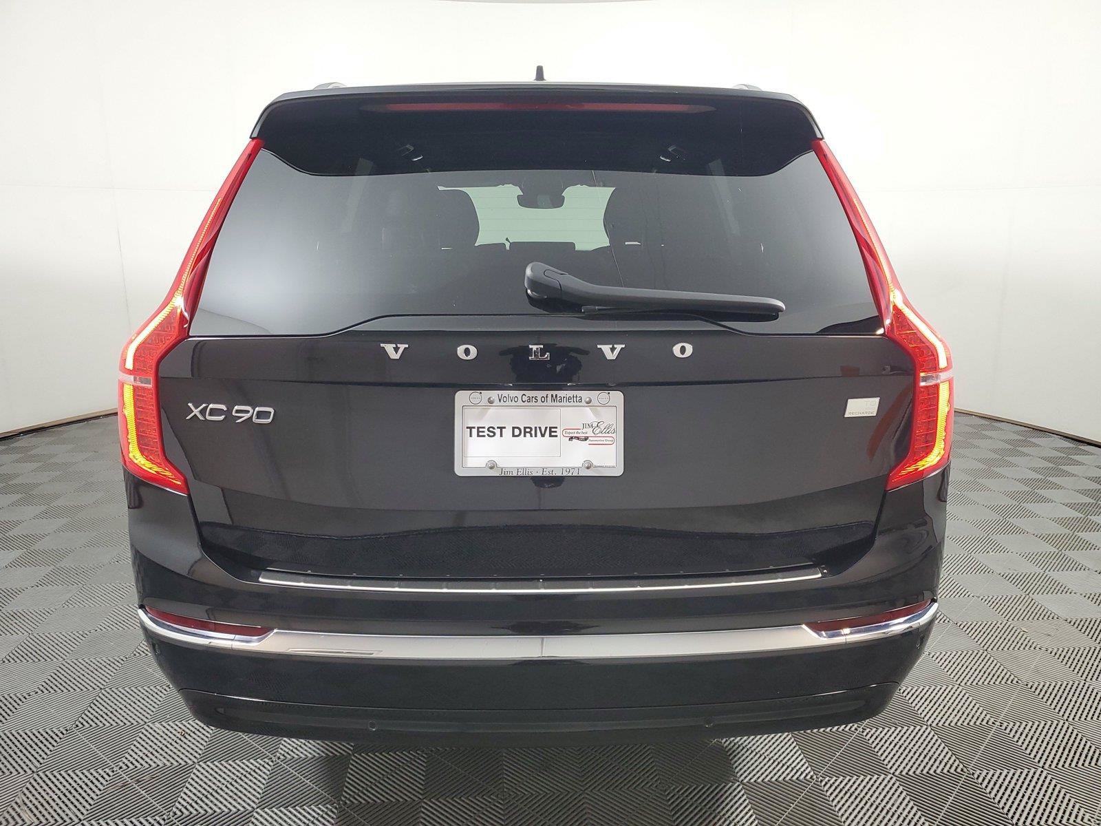 Certified 2024 Volvo XC90 T8 Plus AWD/4WD image 5