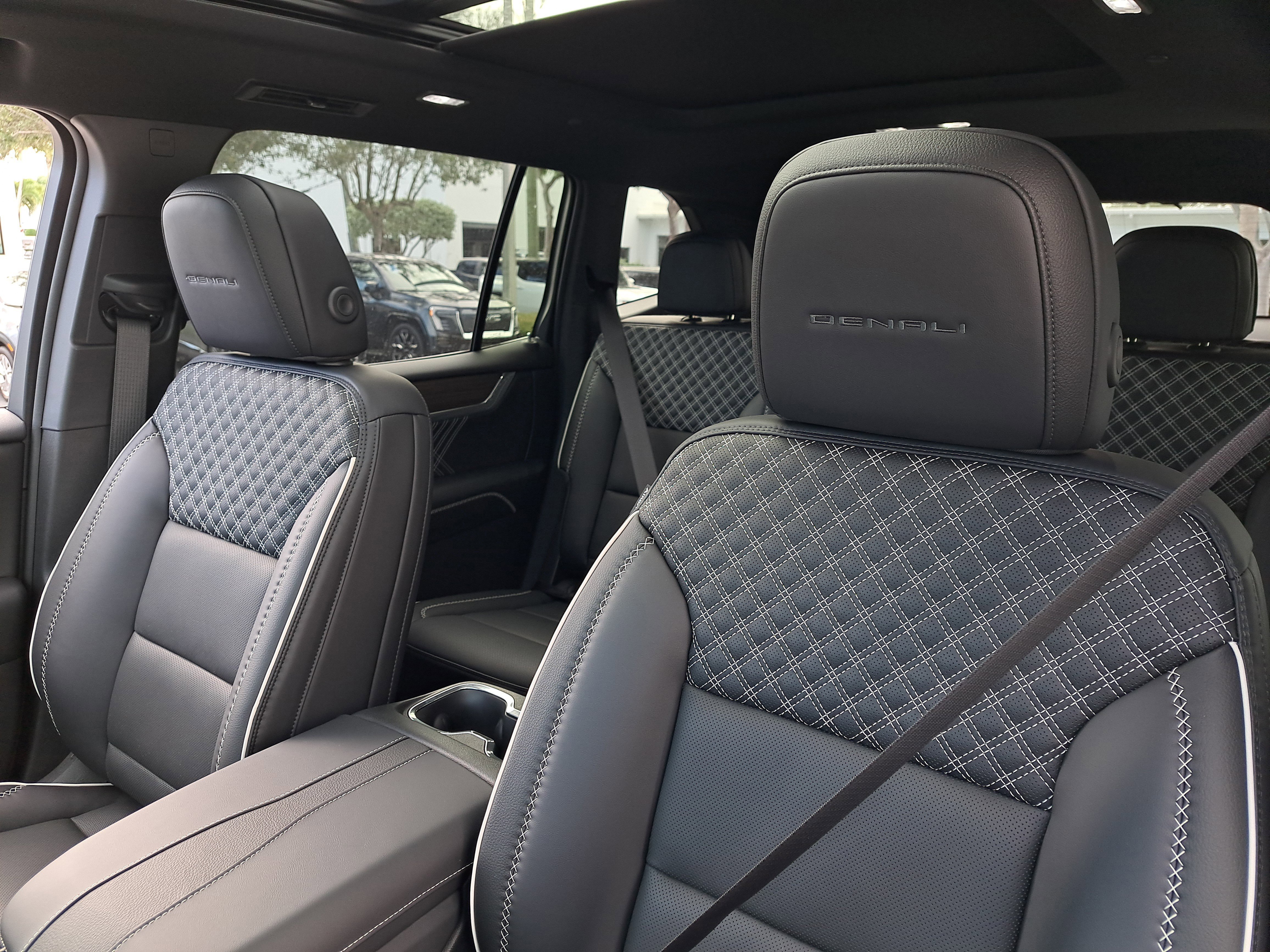 New 2026 GMC Acadia Denali w/ Super Cruise Package image 24