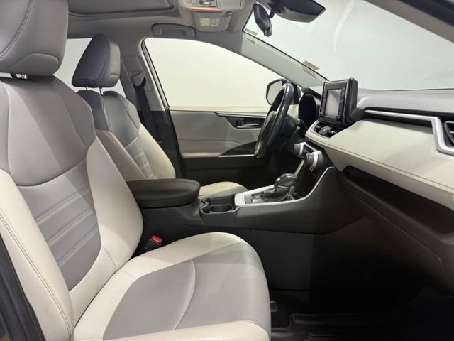 Used 2019 Toyota RAV4 XLE Premium w/ All Weather Liner Package AWD/4WD image 27