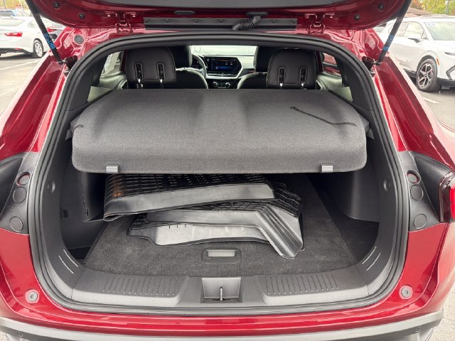Certified 2024 Chevrolet Trax RS w/ Sunroof Package FWD image 26