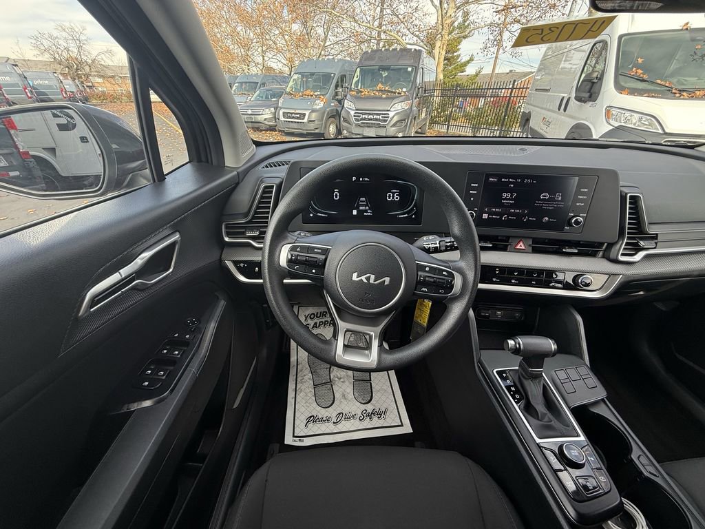 Used 2024 Kia Sportage LX image 18