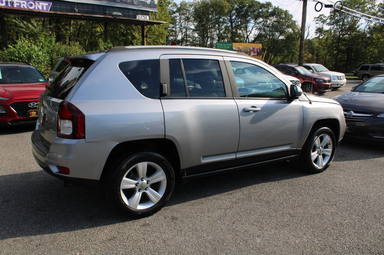 Used 2016 Jeep Compass Latitude image 7