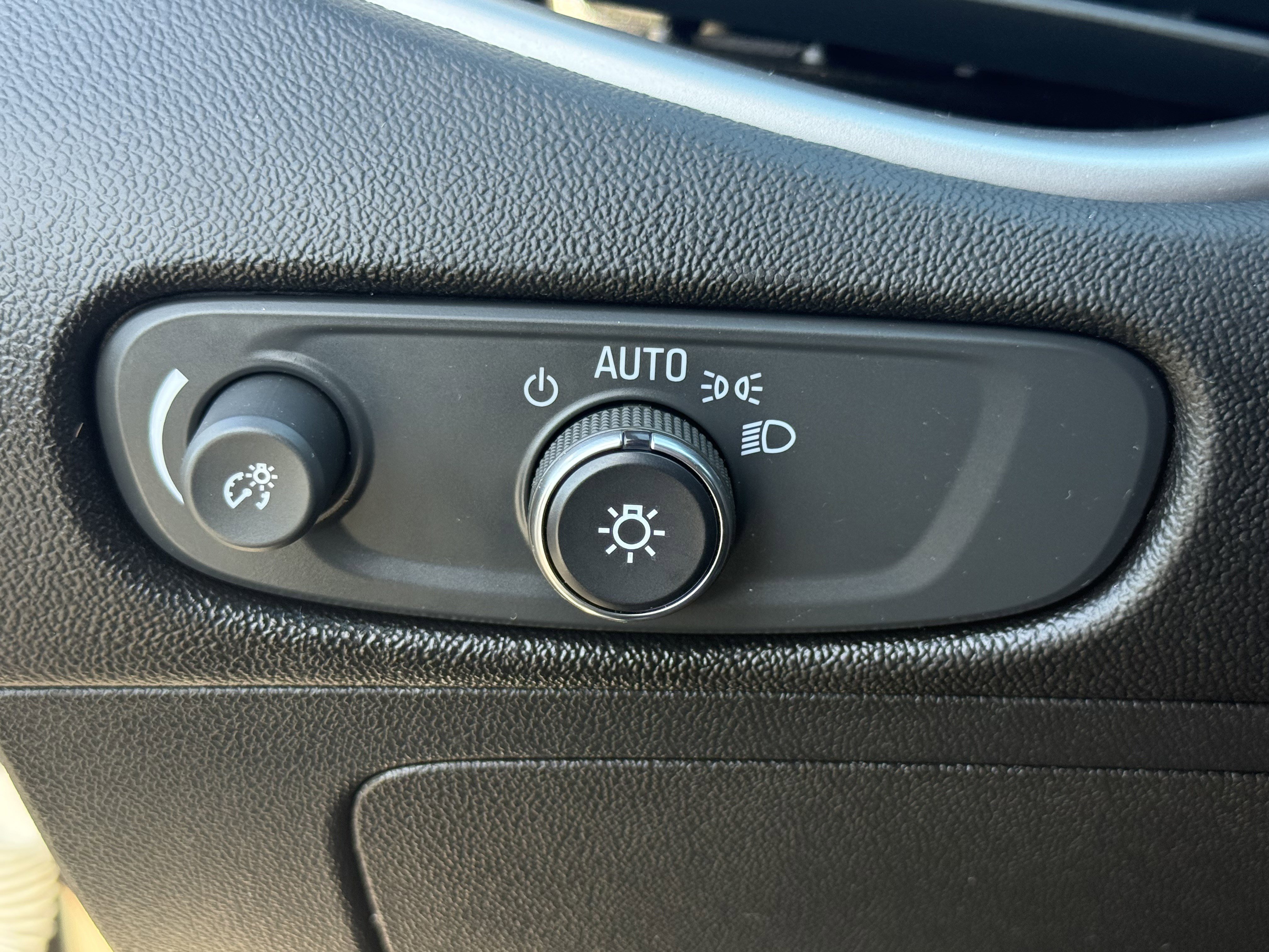 Used 2022 Chevrolet Malibu LT image 21