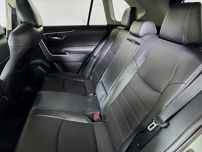 Used 2022 Toyota RAV4 XLE Premium image 23