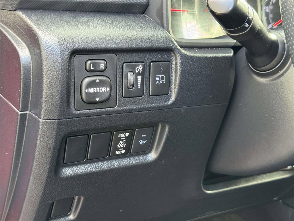 Used 2024 Toyota 4Runner TRD Off-Road Premium image 9
