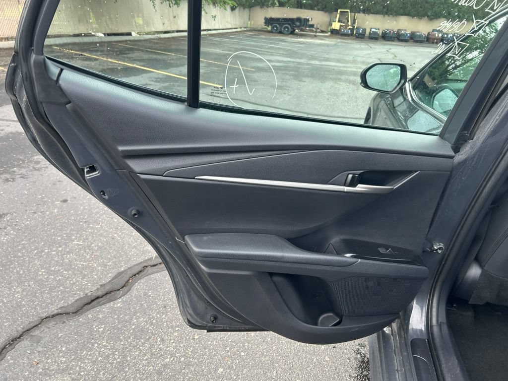 Used 2025 Toyota Camry SE FWD image 8