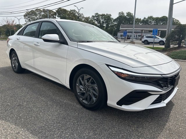 Certified 2024 Hyundai Elantra SEL image 4