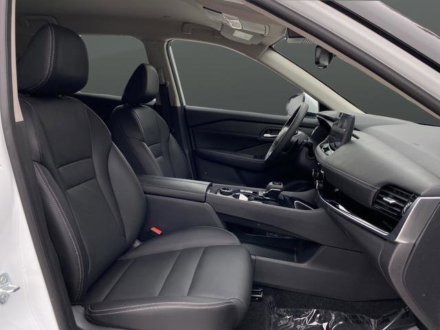 Used 2025 Nissan Rogue SL AWD/4WD image 29