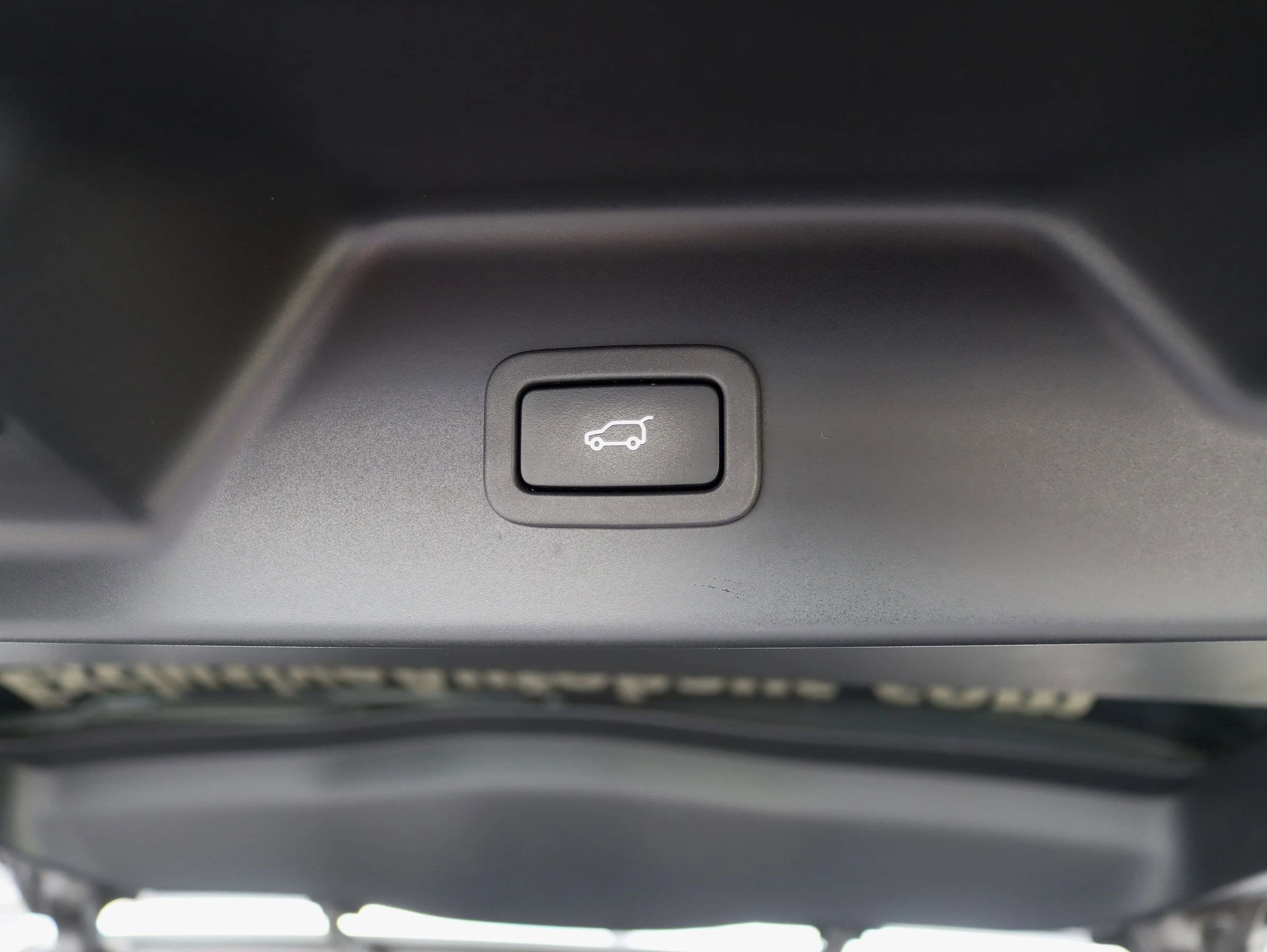 Used 2017 Land Rover Range Rover Supercharged image 40