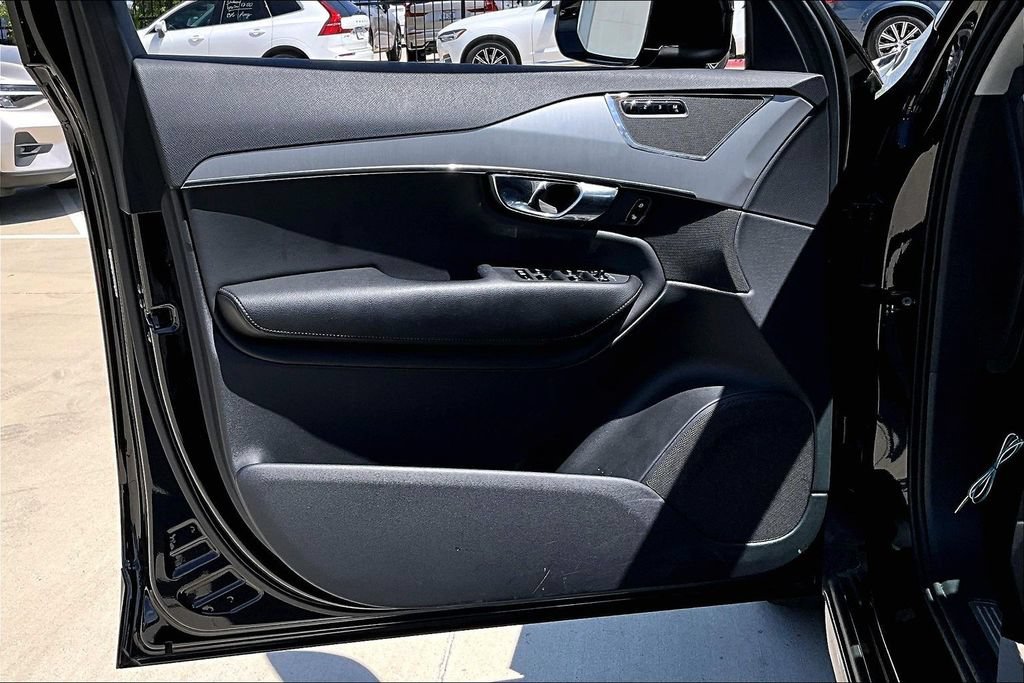 Used 2021 Volvo XC90 T5 Momentum w/ Climate Package FWD image 19
