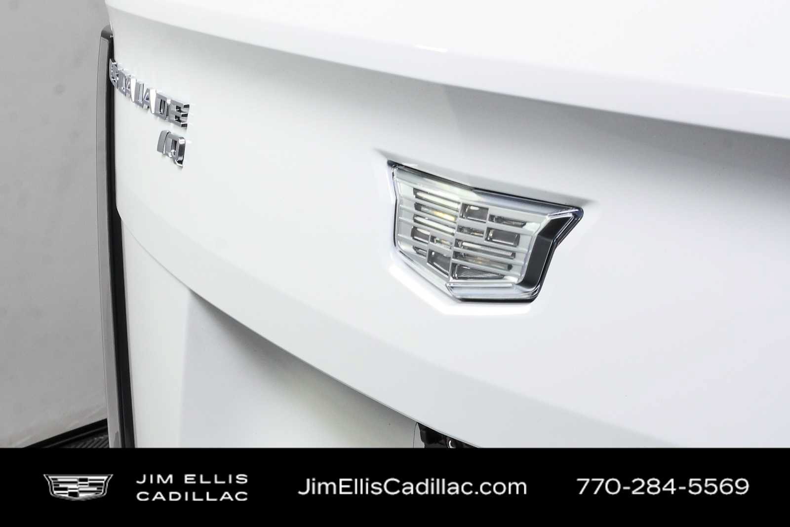 Certified 2025 Cadillac Escalade IQ Luxury 2 w/ LPO, Premium Carpet Package AWD/4WD image 38