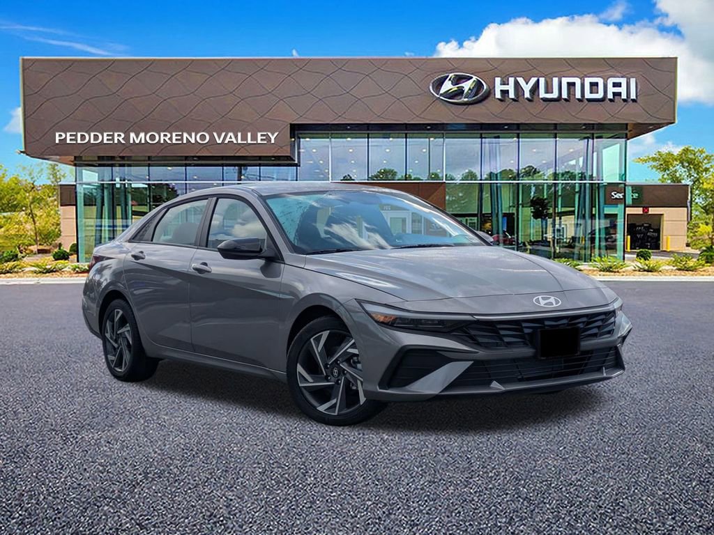 New 2025 Hyundai Elantra Sport image 2