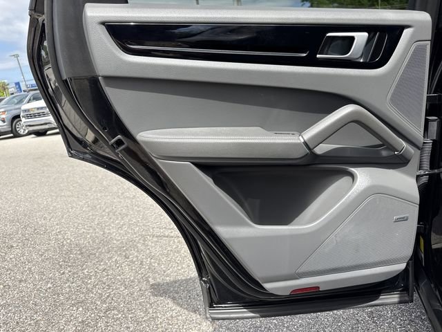 Used 2020 Porsche Cayenne image 37