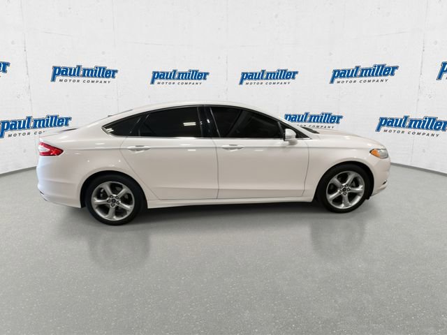 Used 2016 Ford Fusion SE FWD image 12