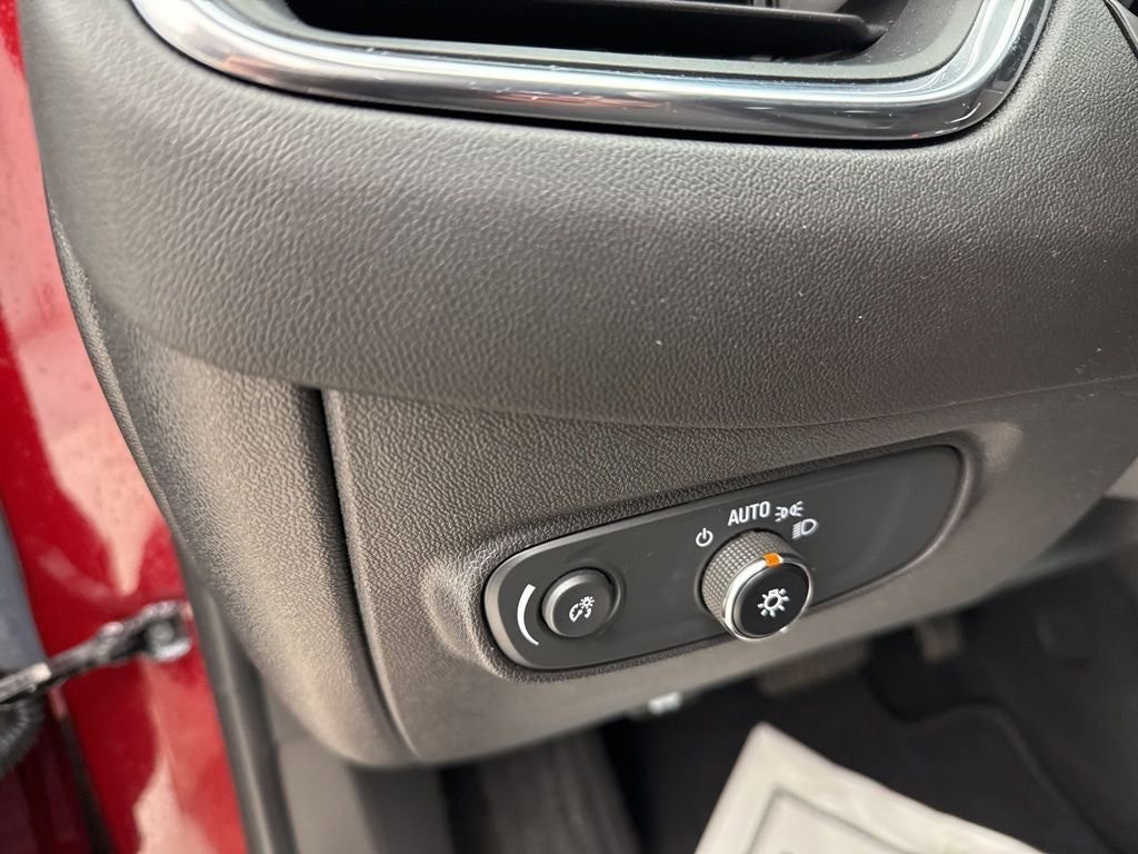 Used 2023 Chevrolet Equinox LT image 18