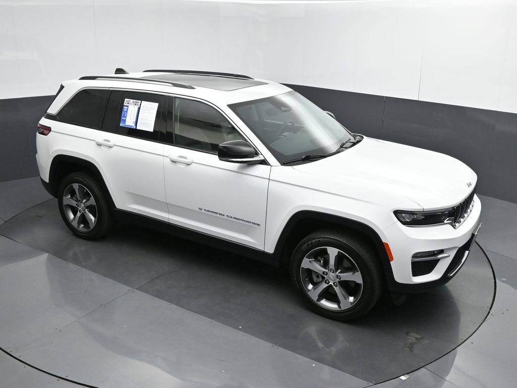 Used 2023 Jeep Grand Cherokee 4WD 4xe image 38