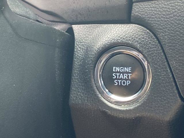 Used 2022 Toyota RAV4 Limited FWD image 12