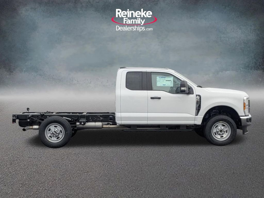 New 2026 Ford F350 XL w/ XL Chrome Package AWD/4WD image 4