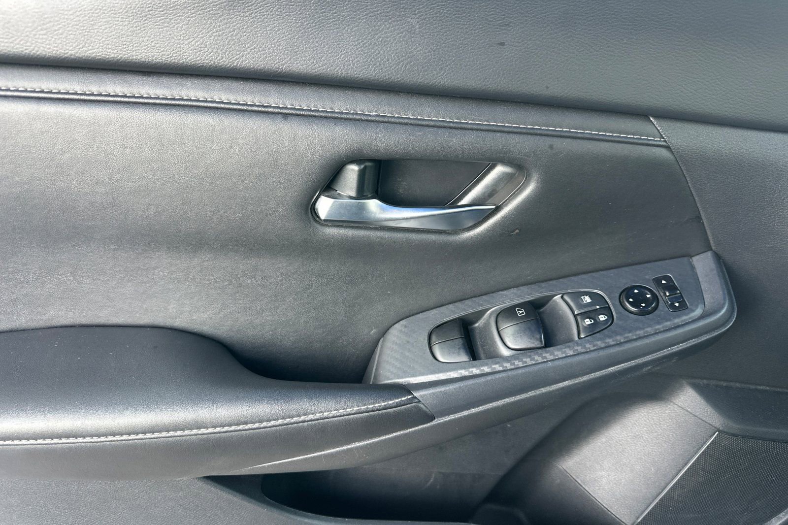 Used 2023 Nissan Sentra SV FWD image 14