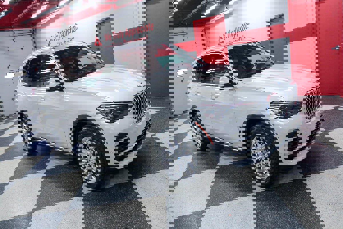 Used 2023 BMW X5 sDrive40i w/ Premium Package image 3