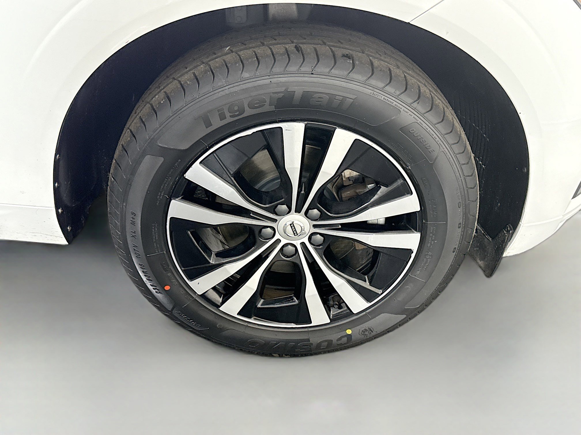 Used 2023 Volvo XC60 B5 Core FWD image 32